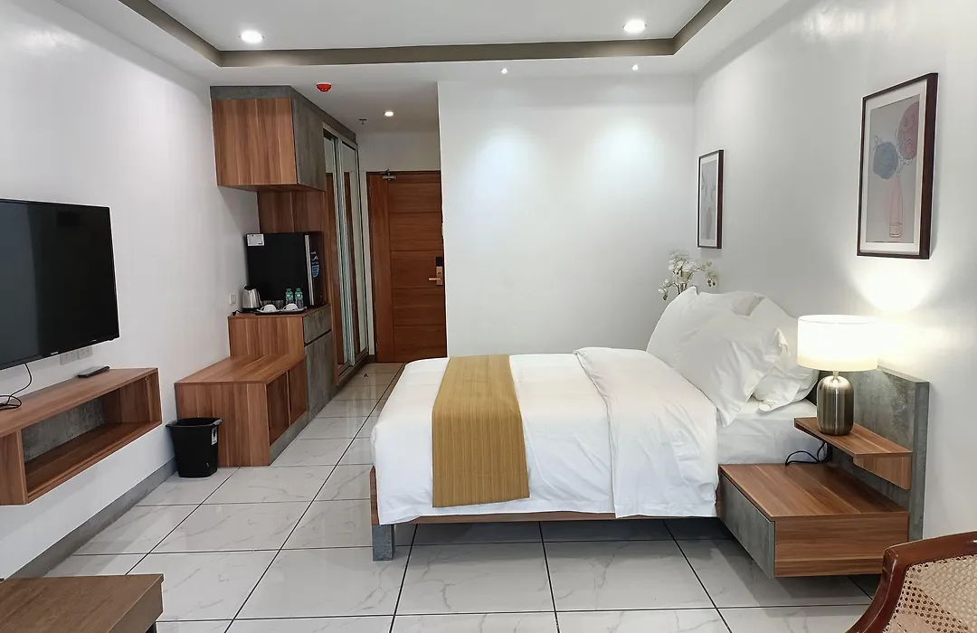 Rosh Hotel-1