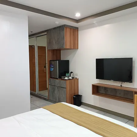 Rosh Hotel-2